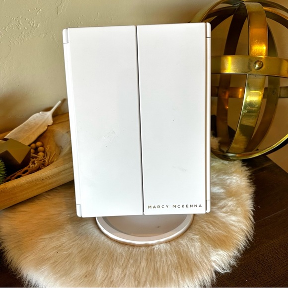 New without box- Marcy McKenna Ultimate Home Travel Beauty Makeup Mirror. - Picture 2 of 5